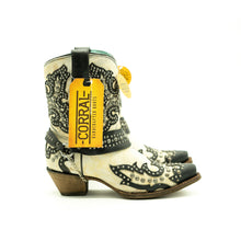 Corral Stud Wing Tip Snip Toe